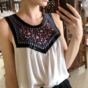 💐beautiful embroidered top💐